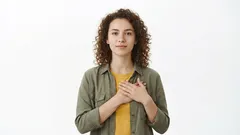 Aus psychologischer Sicht verbergen Menschen, die immer zu jedem freundlich sind, oft eine tiefe emotionale Erschöpfung, die nur wenige bemerken.